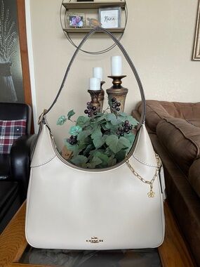 NWT Coach Ella Smooth Leather Shoulder Bag in Oat